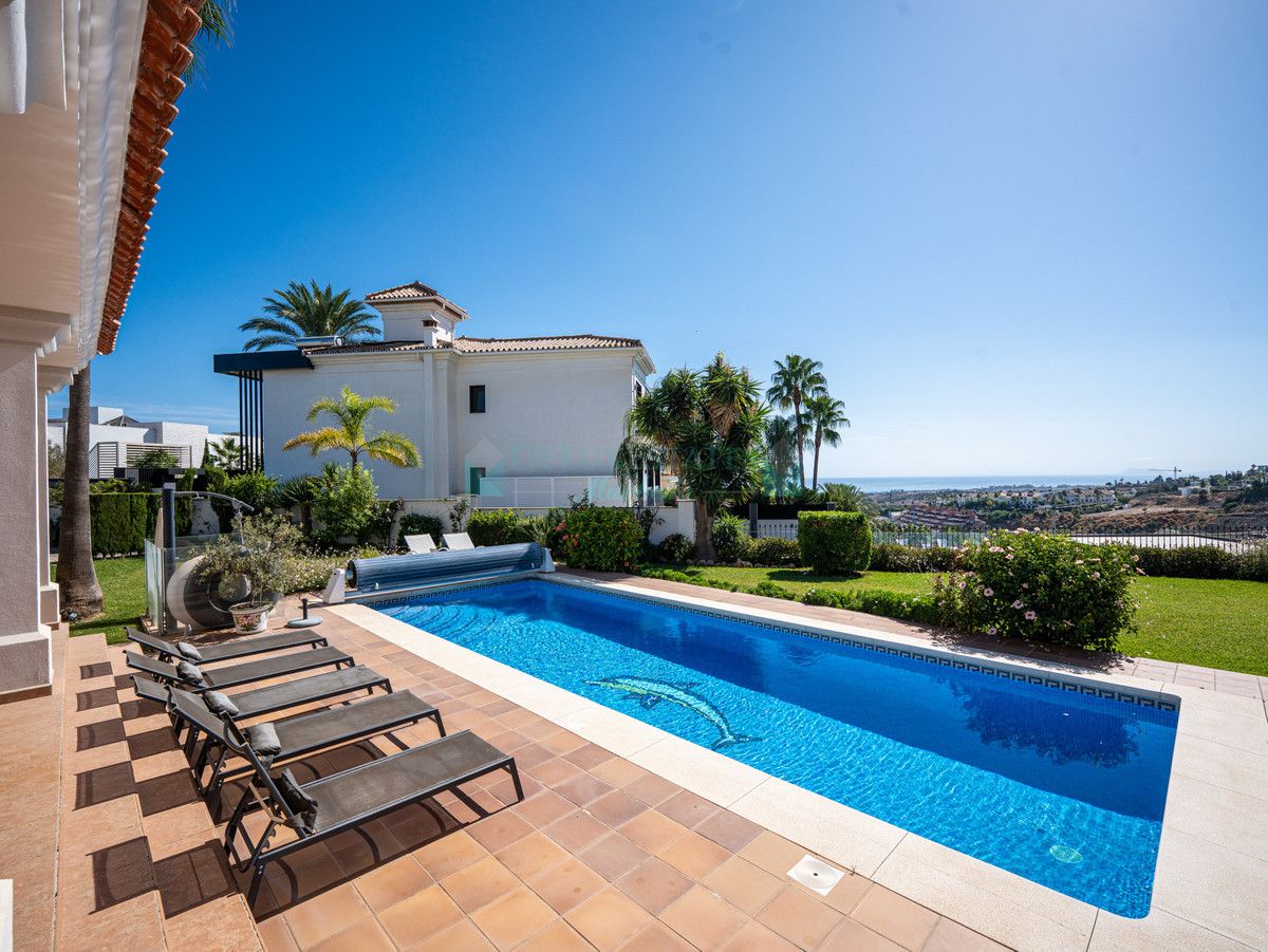 Villa for rent in Benahavis