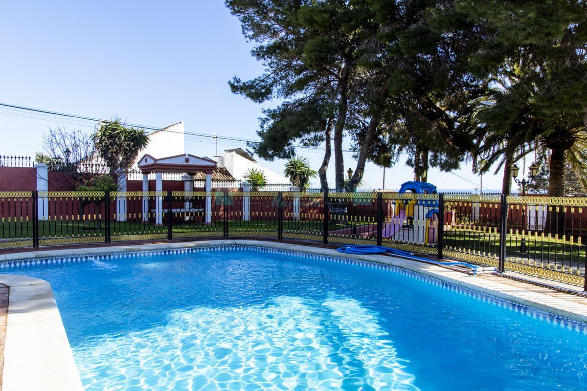 Villa en venta en Estepona