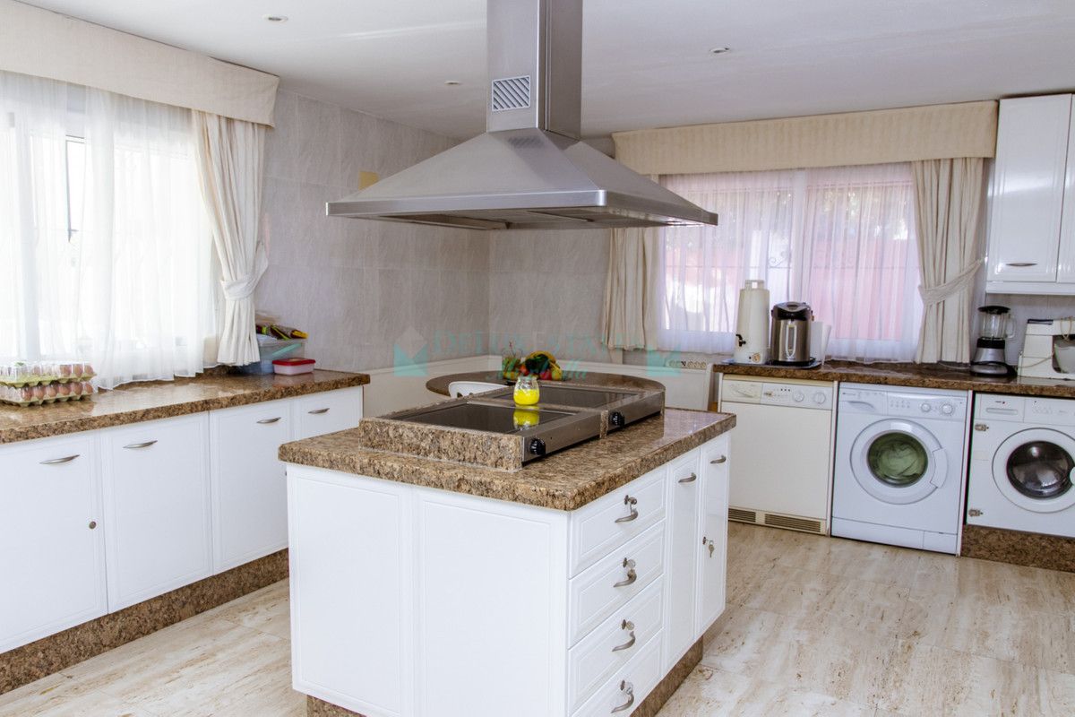 Villa en venta en Estepona