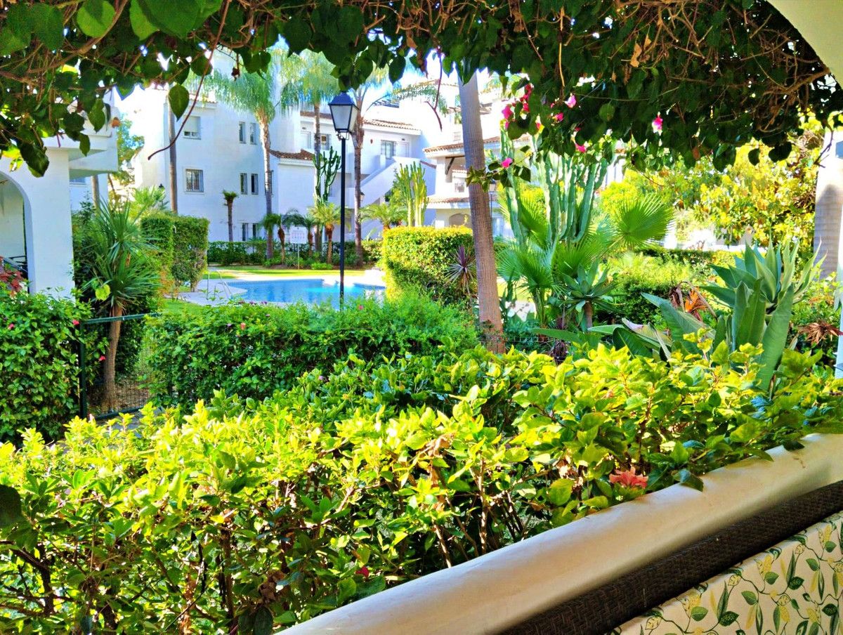 Ground Floor Apartment for sale in Nueva Andalucia