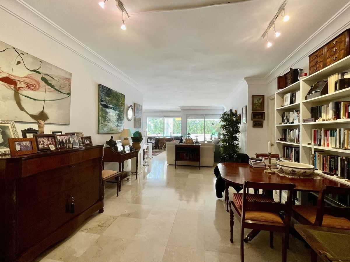 Apartment for sale in Guadalmina Alta, San Pedro de Alcantara