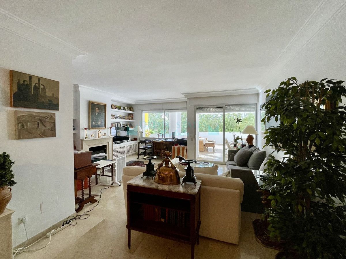 Apartment for sale in Guadalmina Alta, San Pedro de Alcantara