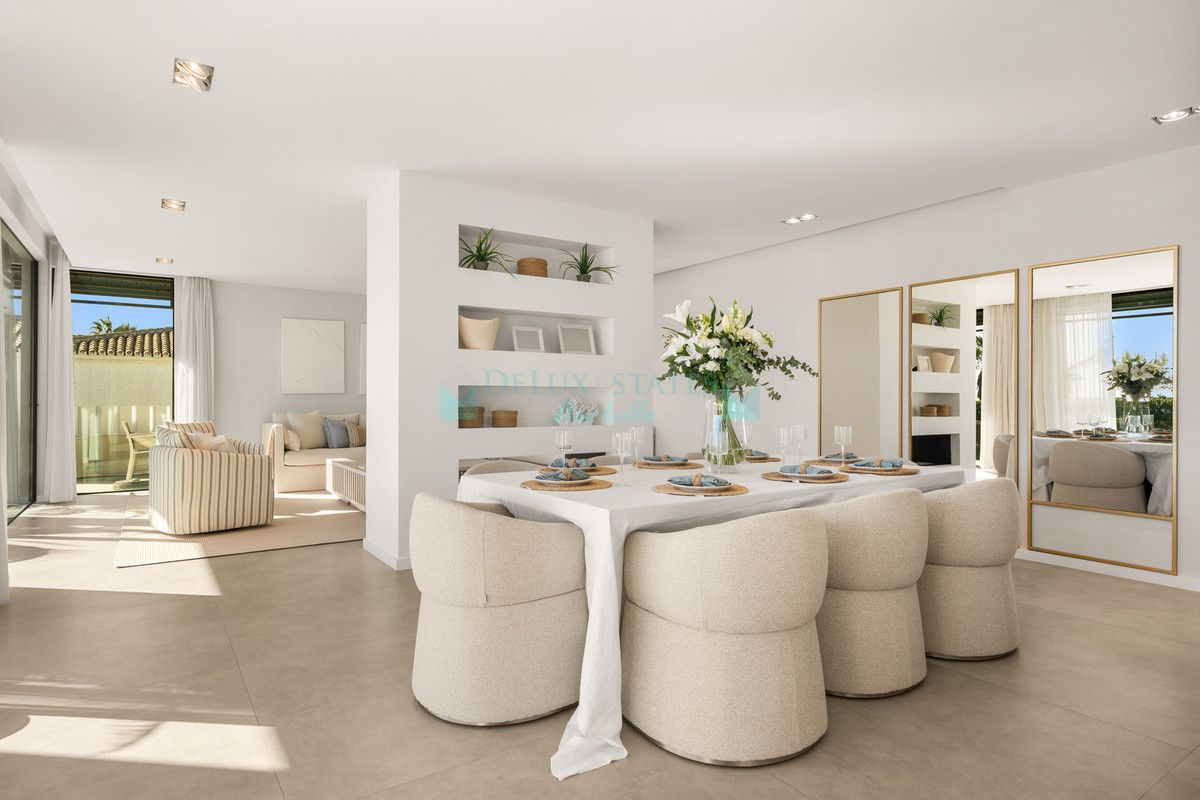 Villa for sale in New Golden Mile, Estepona
