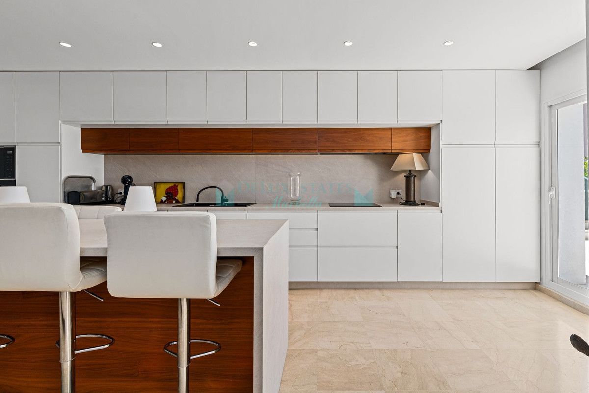 Penthouse for sale in Estepona