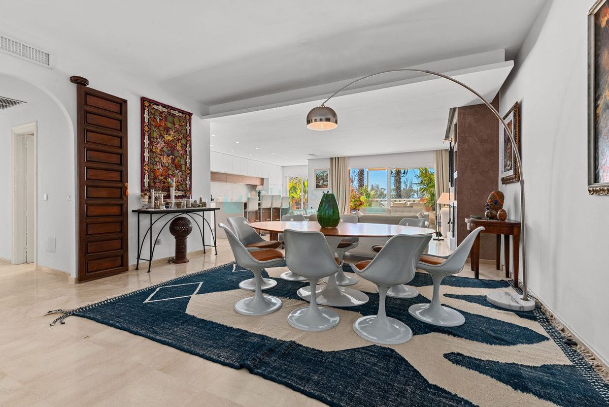 Penthouse for sale in Estepona