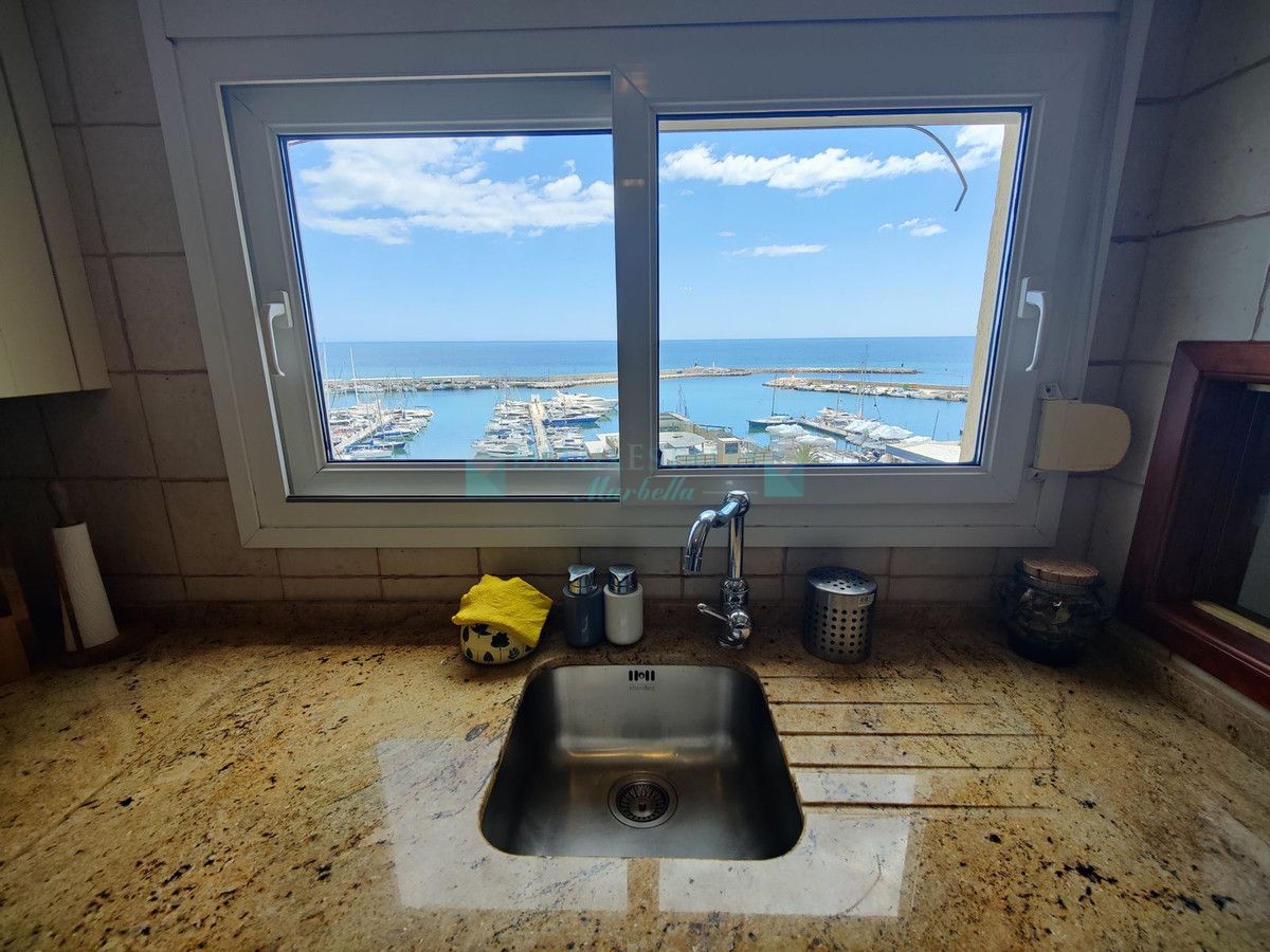 Apartment for sale in Estepona