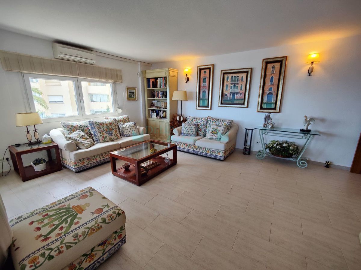Apartment for sale in Estepona