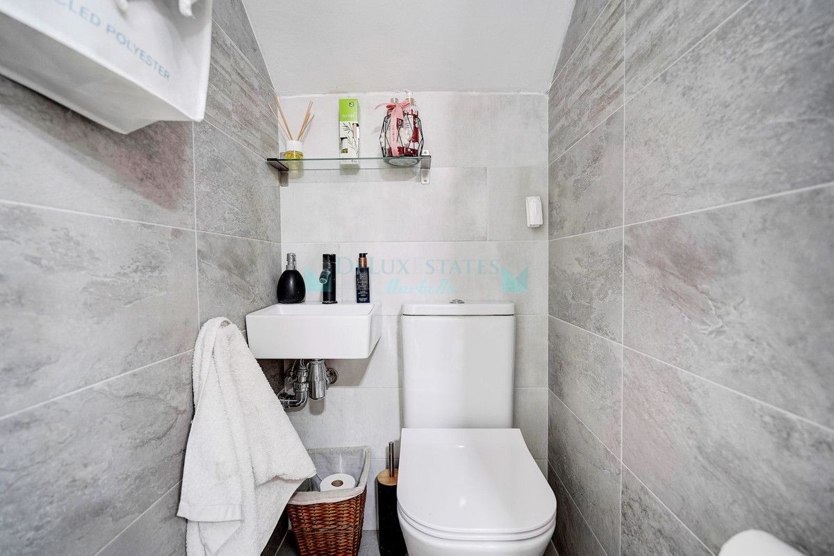 Town House for sale in Las Chapas, Marbella East