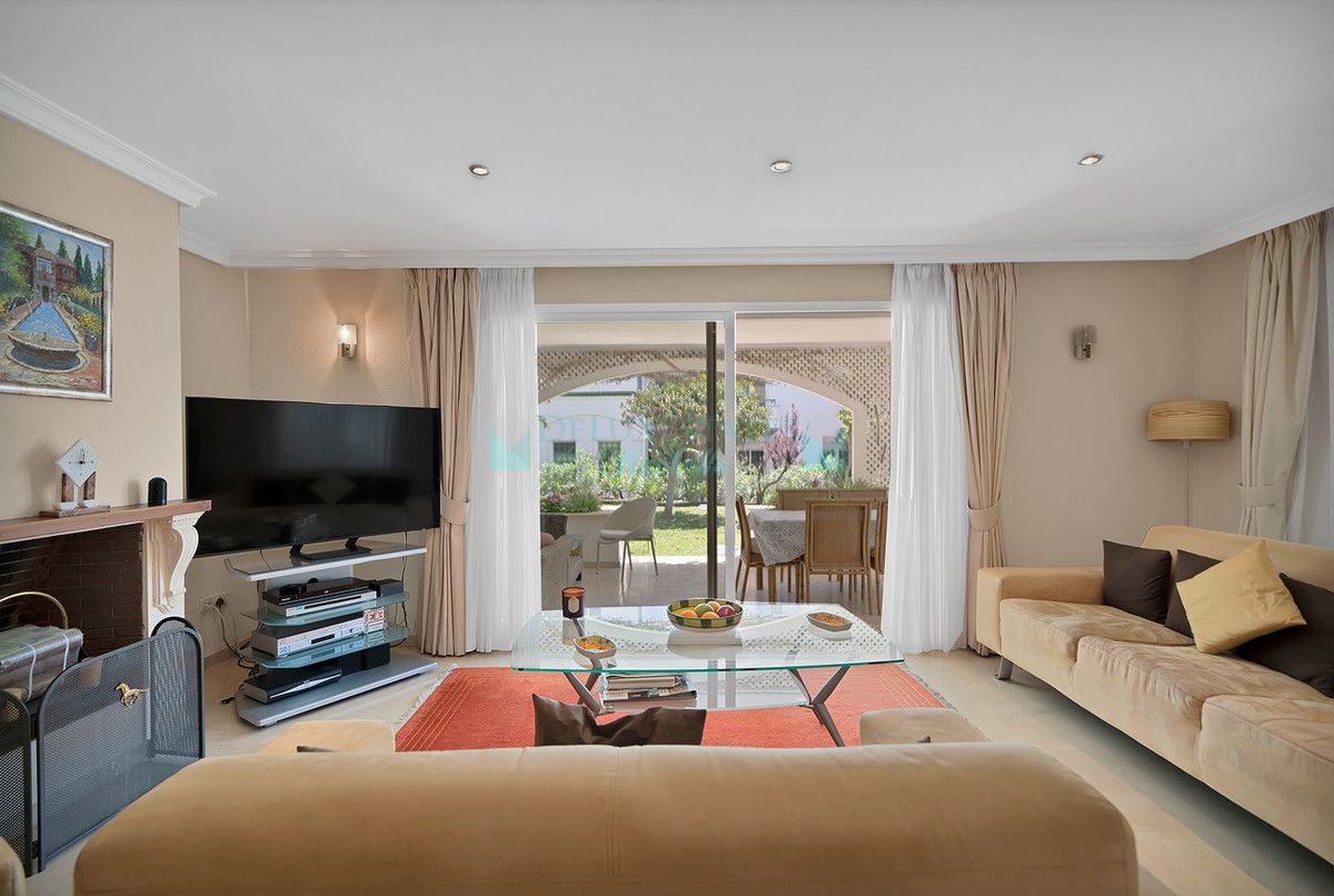 Ground Floor Apartment for sale in New Golden Mile, Estepona