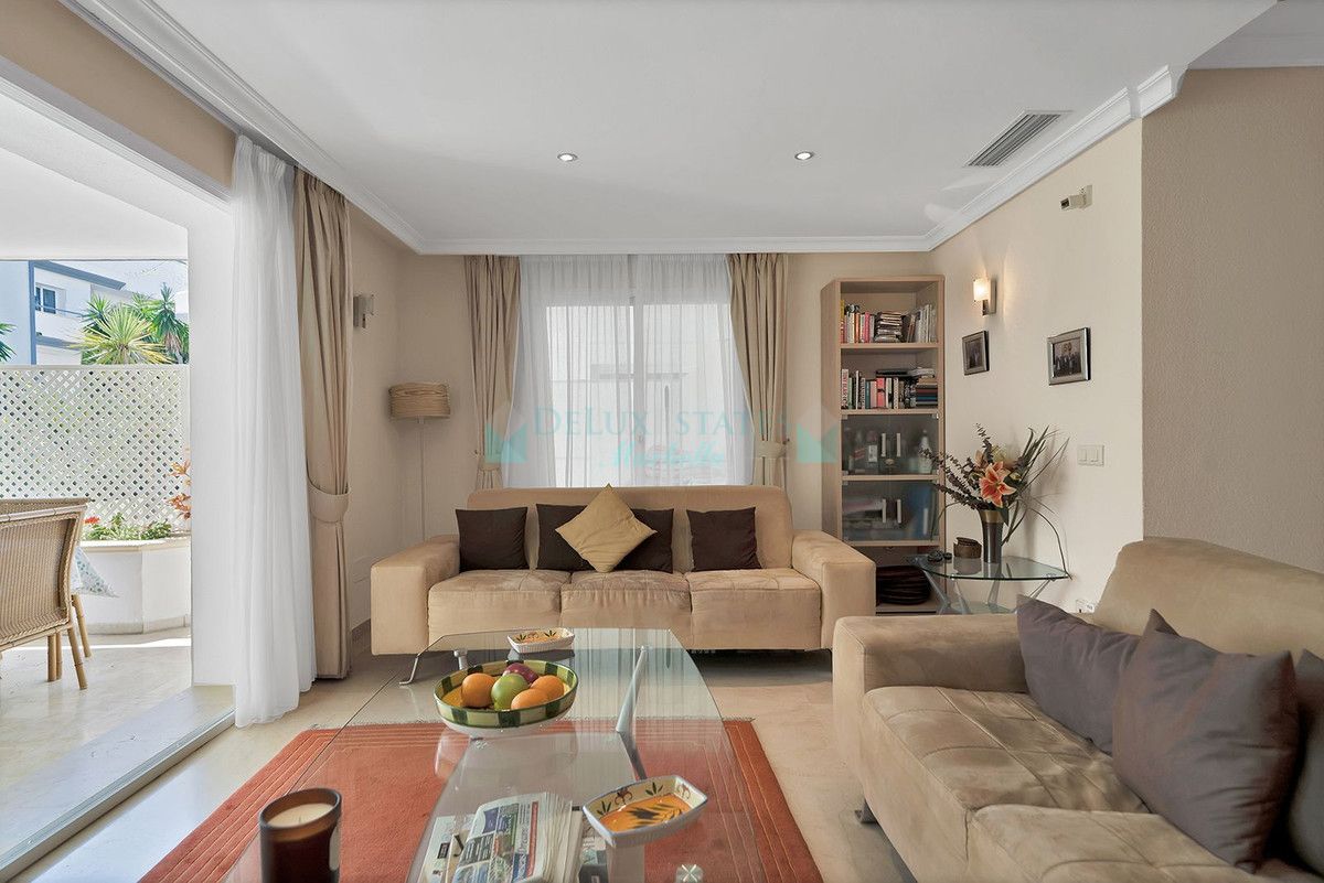 Ground Floor Apartment for sale in New Golden Mile, Estepona