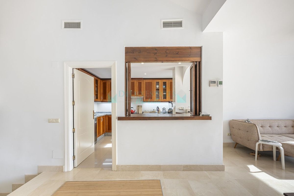 Town House for sale in Istan