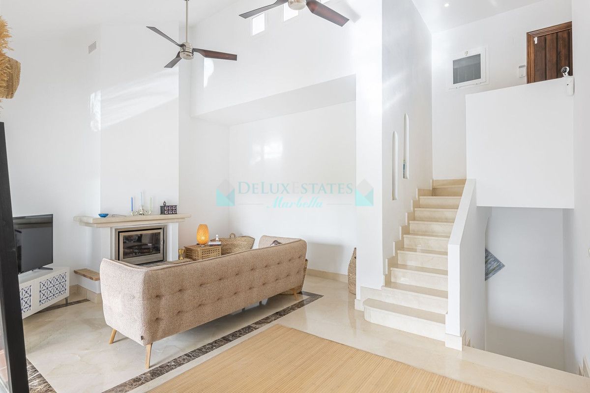 Town House for sale in Istan