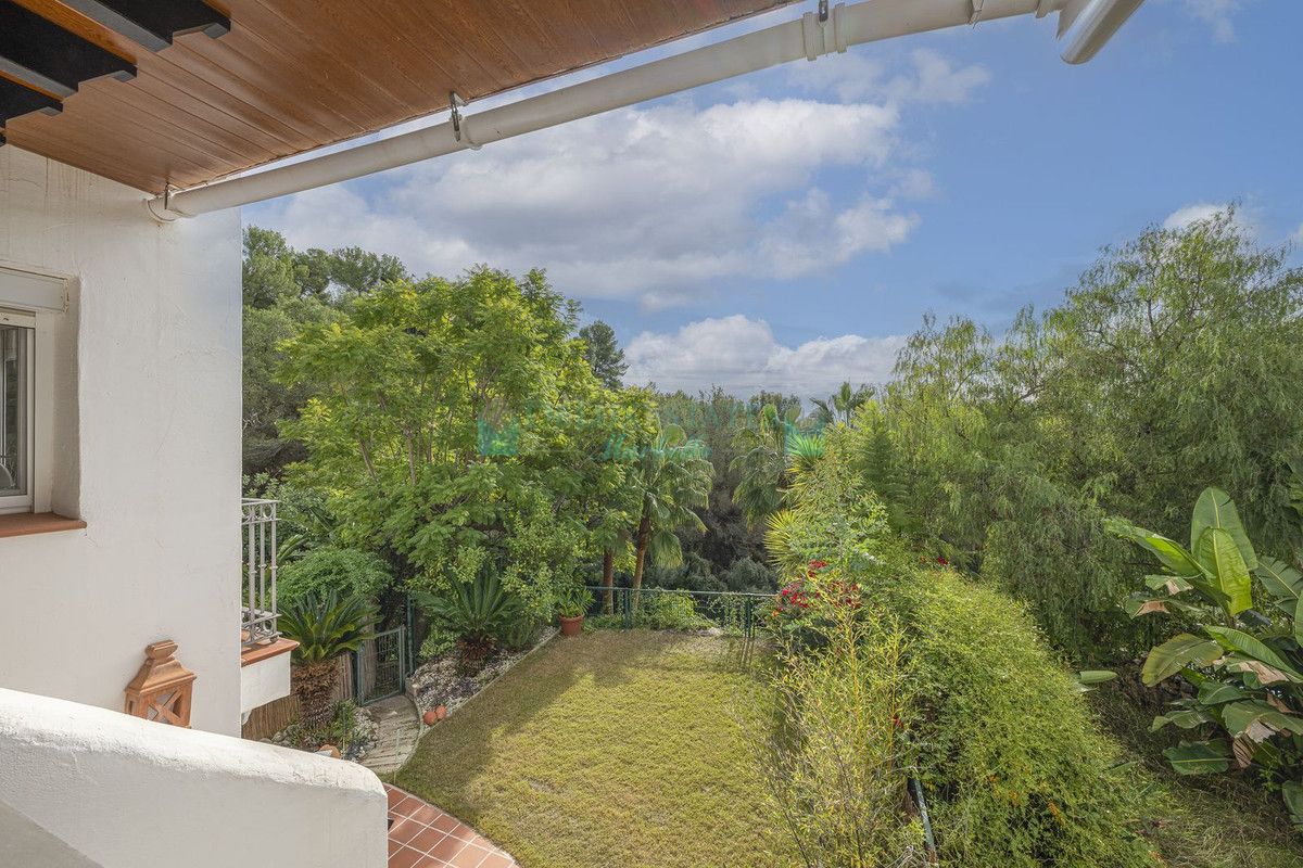 Town House for sale in Istan