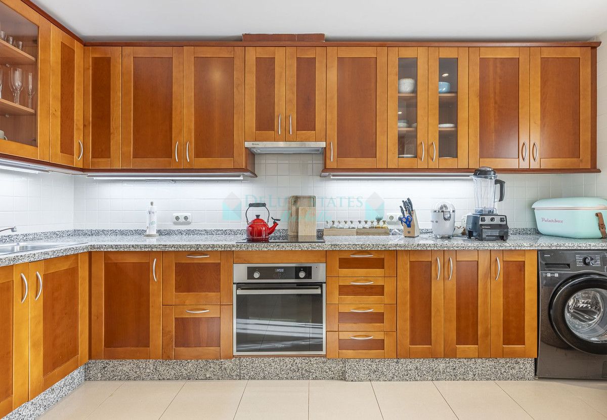 Town House for sale in Istan