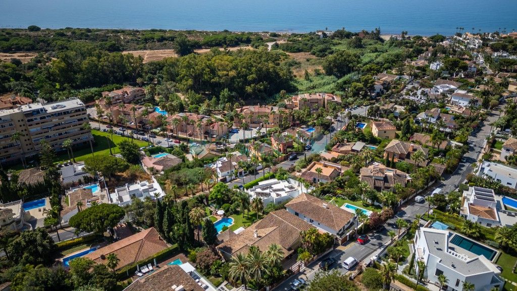 Villa for sale in Marbesa, Marbella East