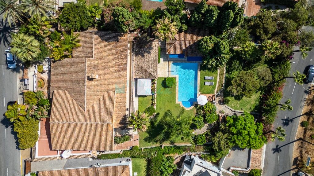 Villa for sale in Marbesa, Marbella East