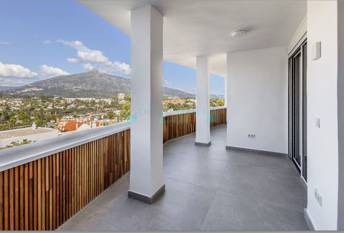 Penthouse for sale in Nueva Andalucia