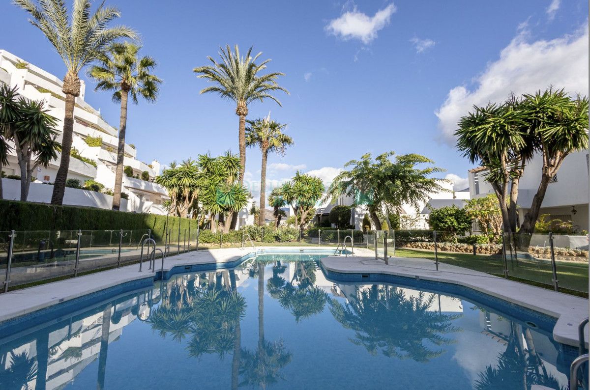 Penthouse for sale in Nueva Andalucia
