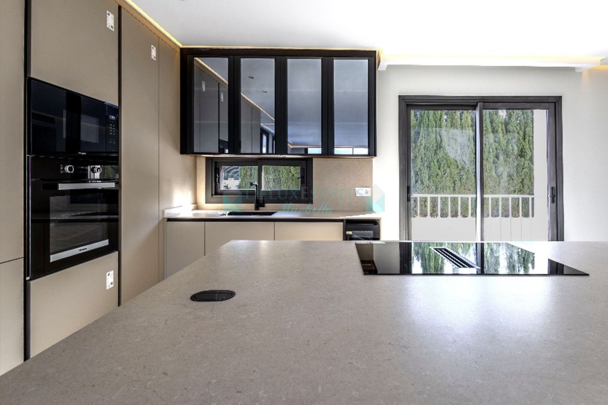 Penthouse for sale in Nueva Andalucia