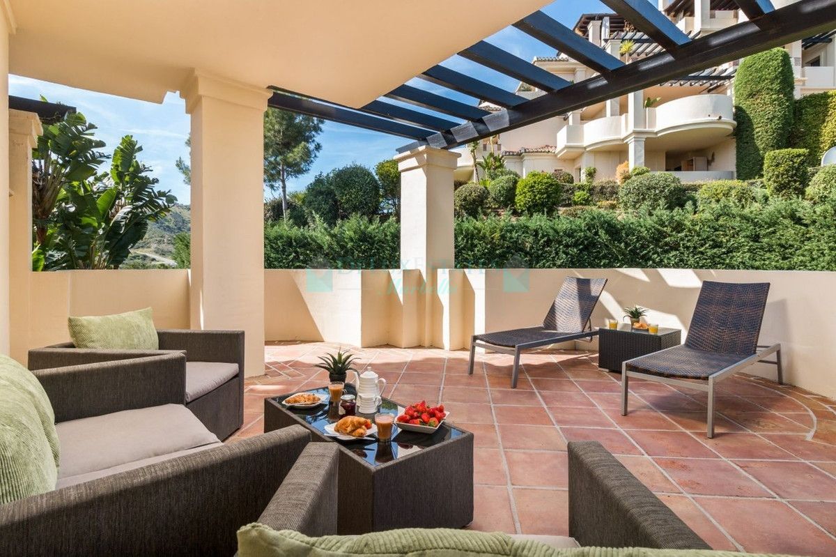 Ground Floor Apartment for sale in Benahavis