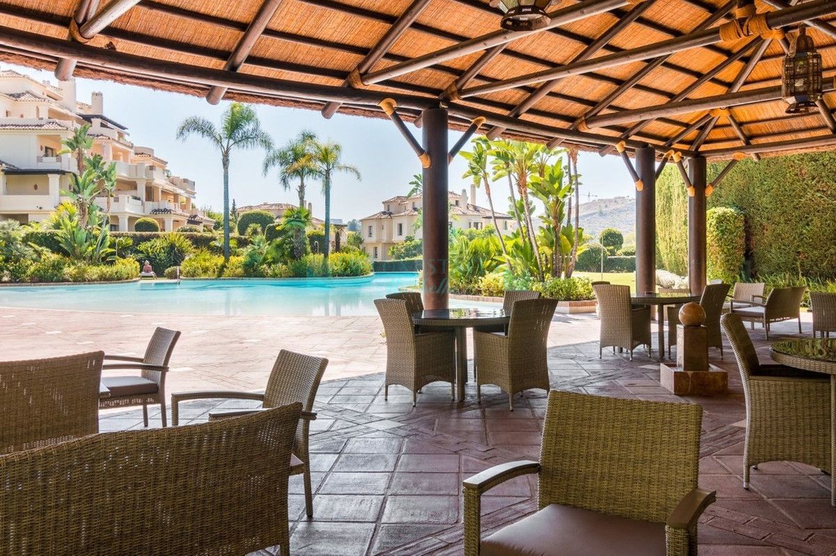 Ground Floor Apartment for sale in Benahavis