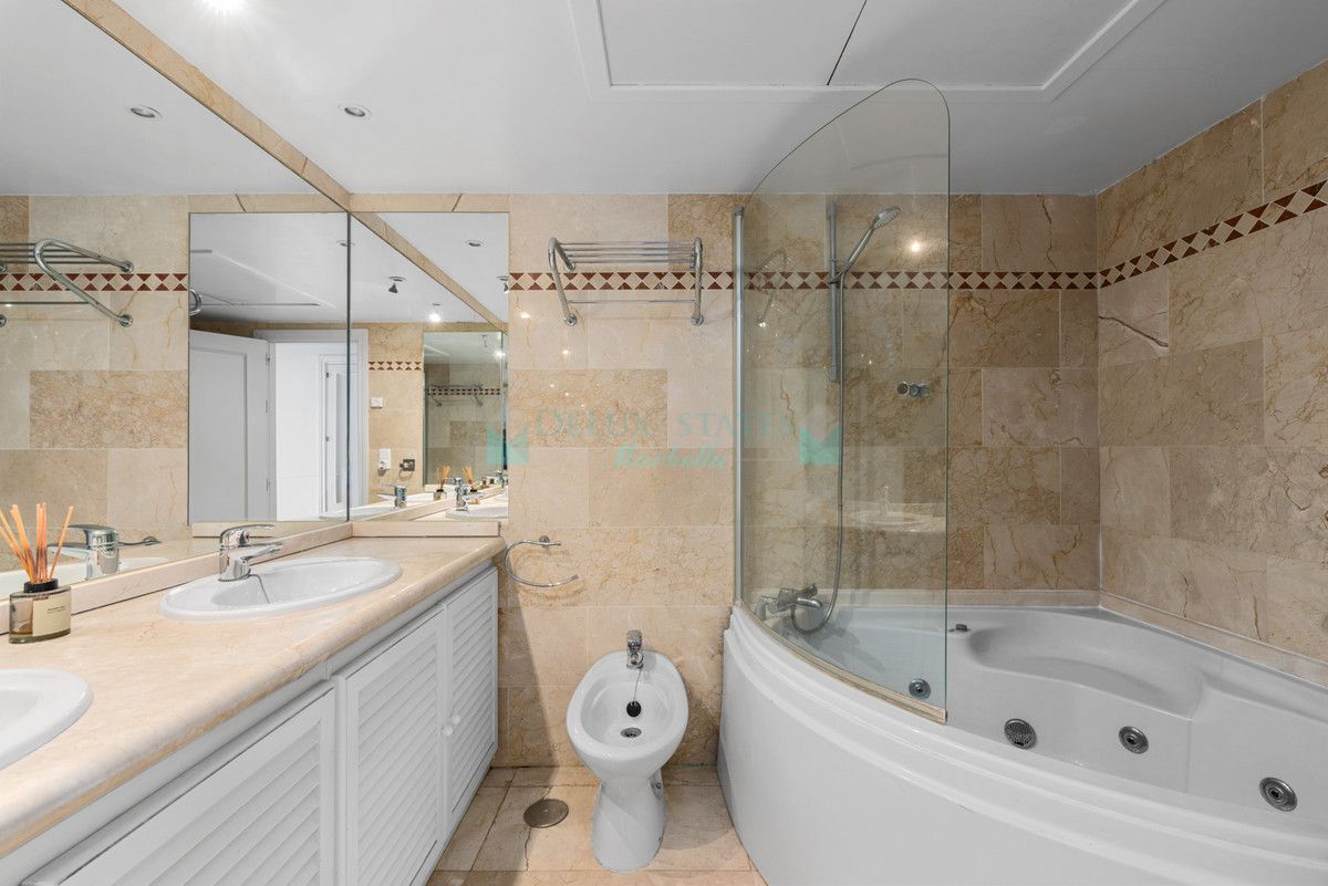 Apartment for rent in Nueva Andalucia