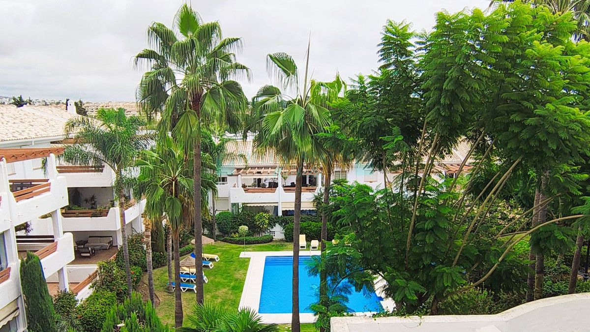Ground Floor Apartment for sale in Selwo, Estepona