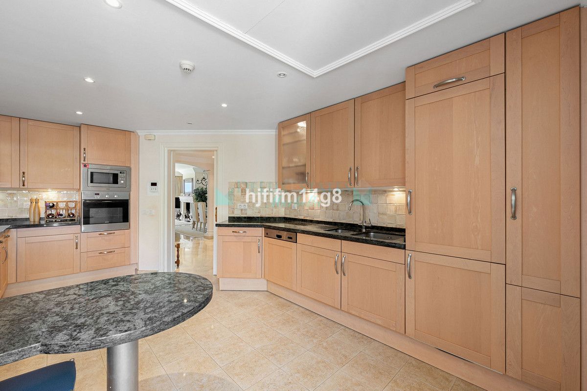 Apartment for sale in Nueva Andalucia