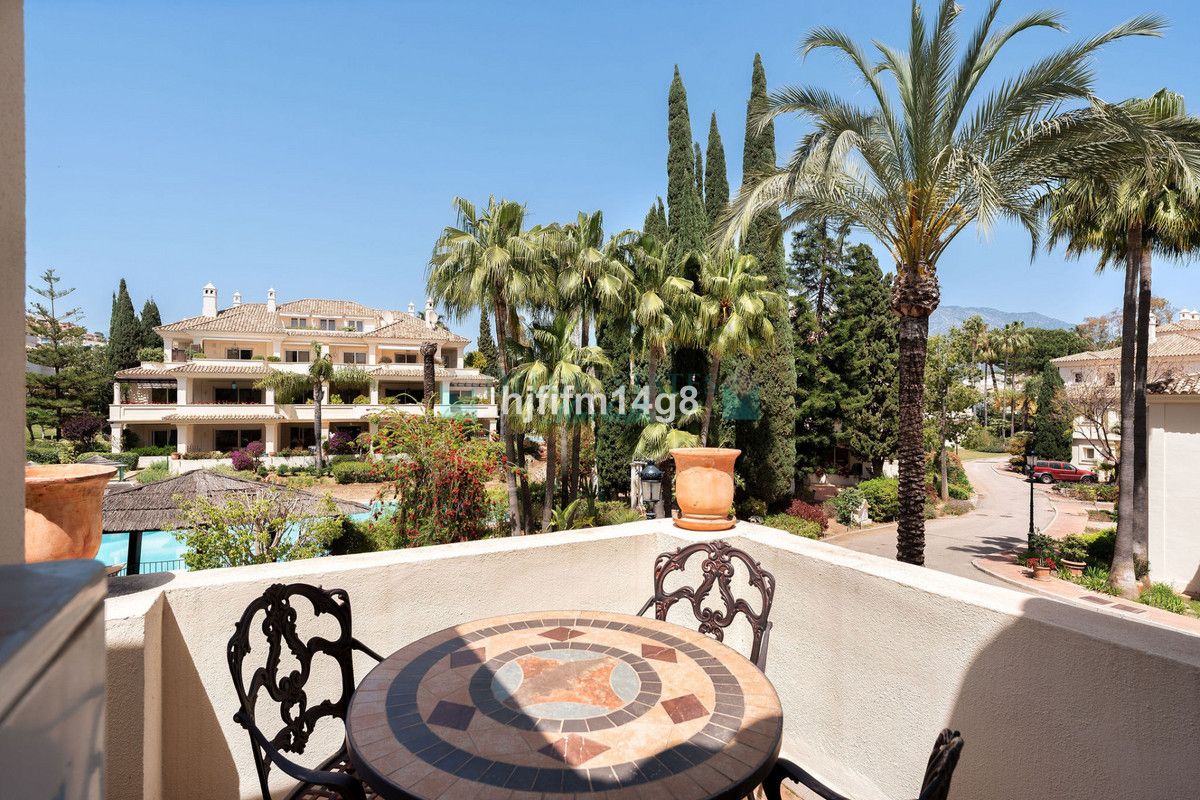 Apartment for sale in Nueva Andalucia
