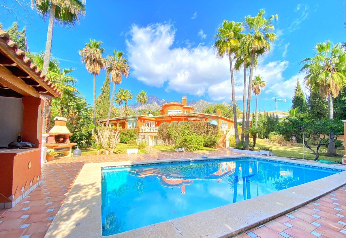 Villa for sale in Nagüeles, Marbella Golden Mile