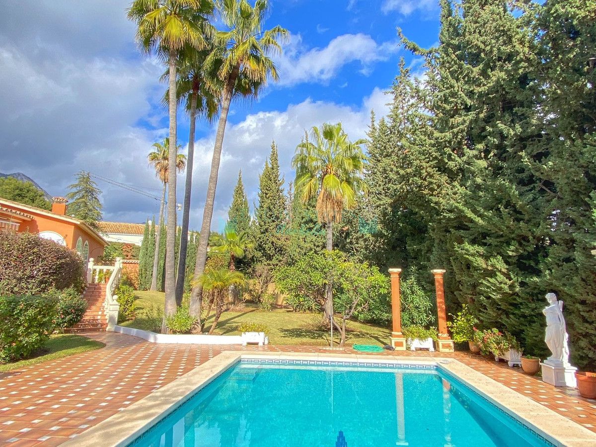 Villa for sale in Nagüeles, Marbella Golden Mile