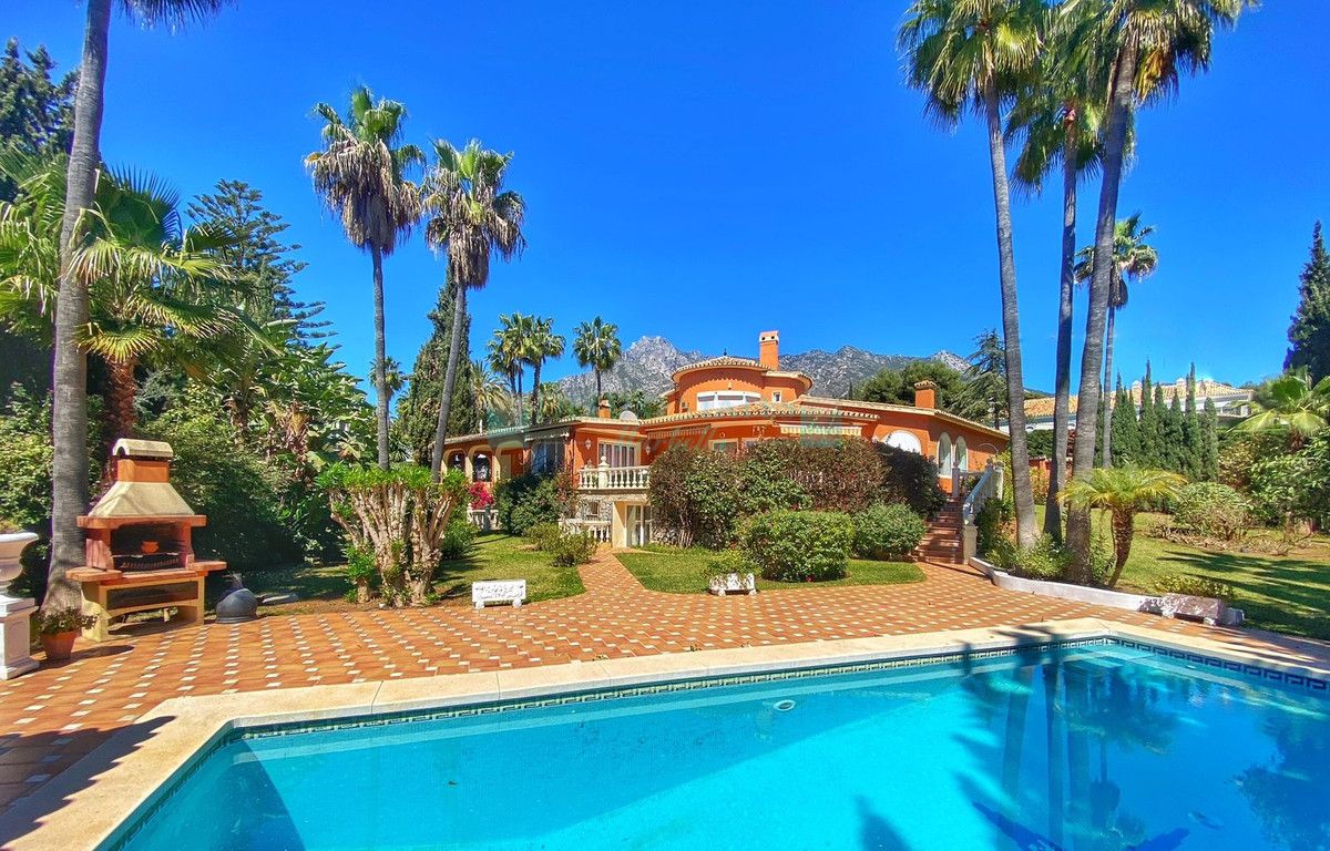 Villa for sale in Nagüeles, Marbella Golden Mile