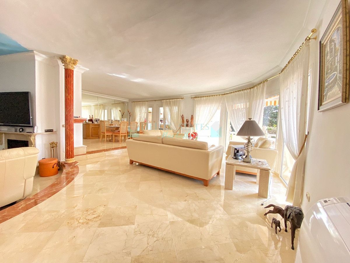 Villa for sale in Nagüeles, Marbella Golden Mile