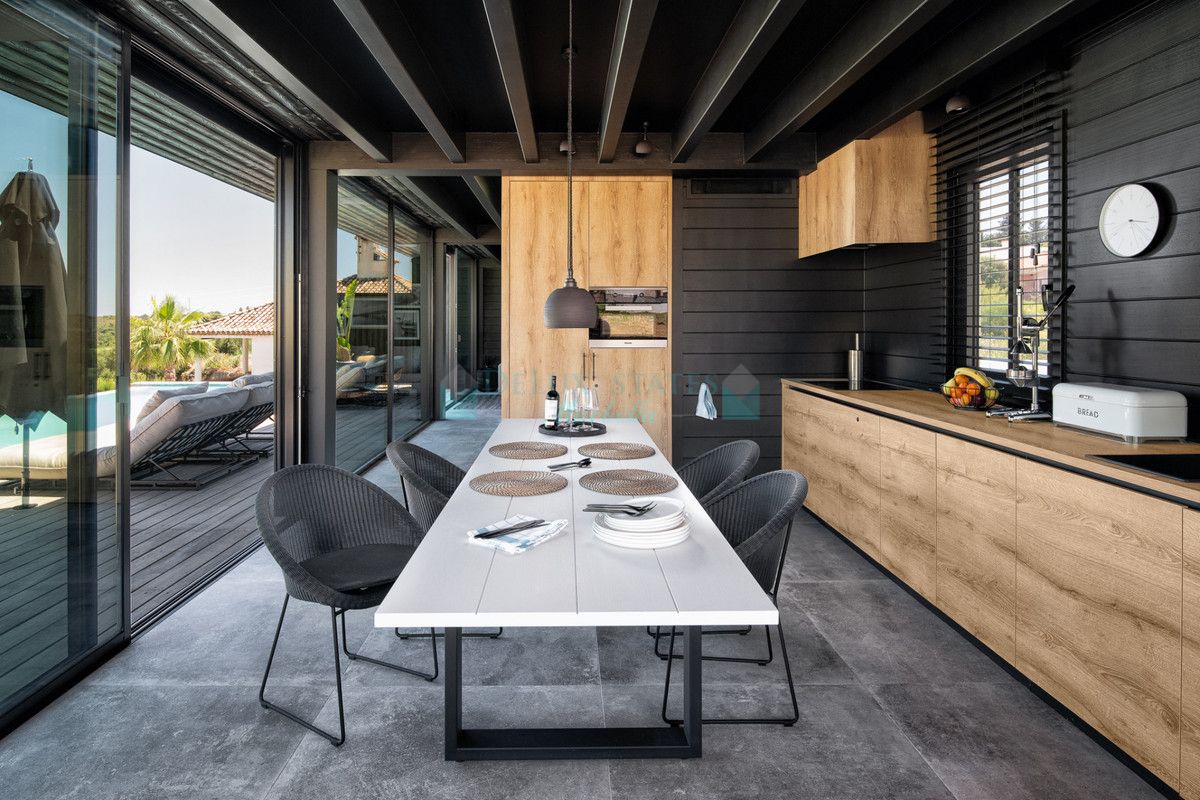 Villa for sale in Valle Romano, Estepona