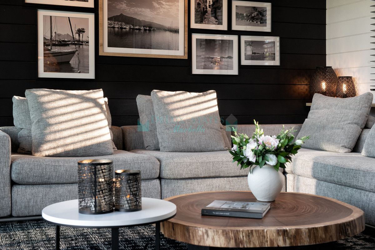 Villa for sale in Valle Romano, Estepona