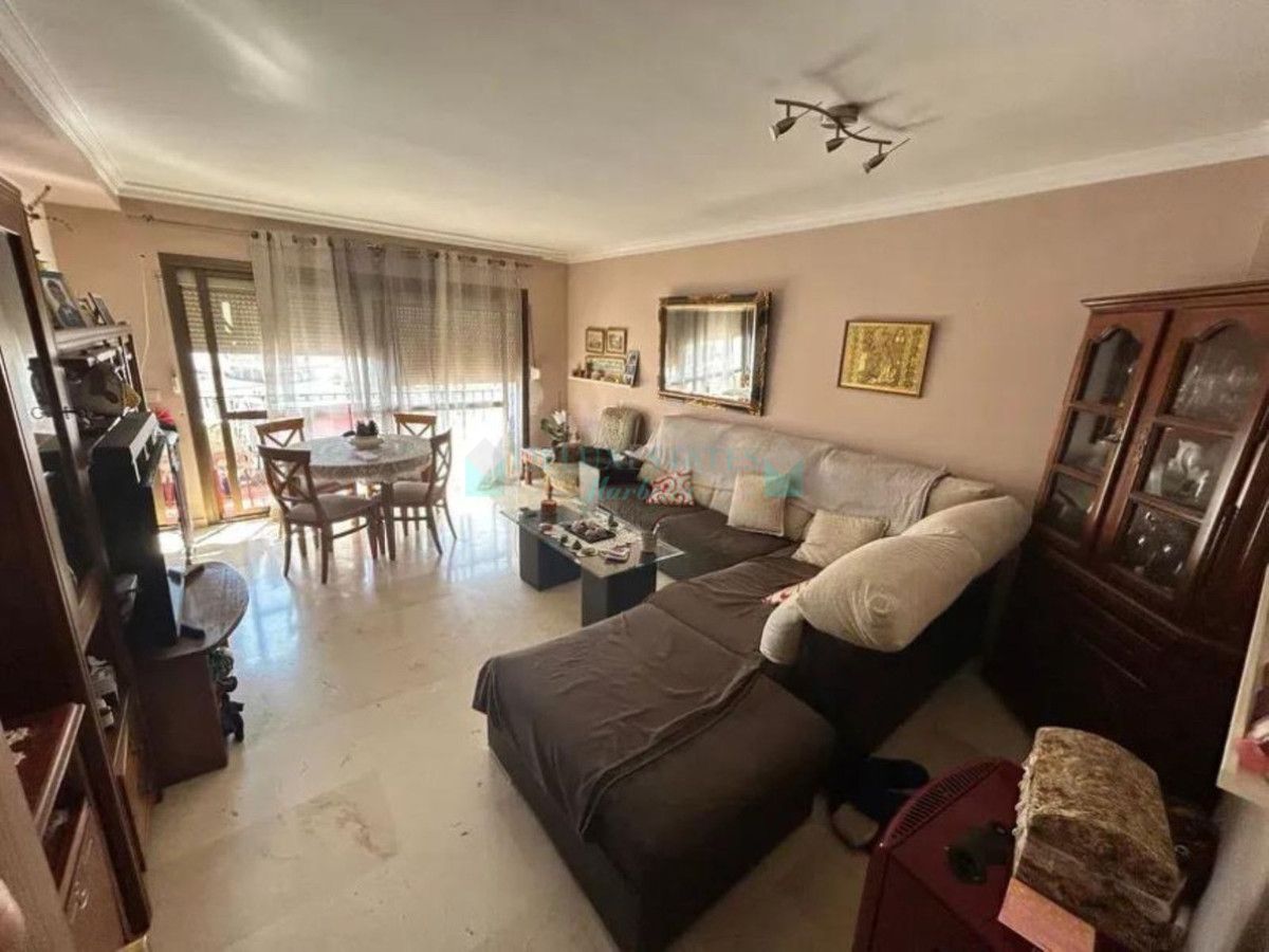 Penthouse for sale in Estepona