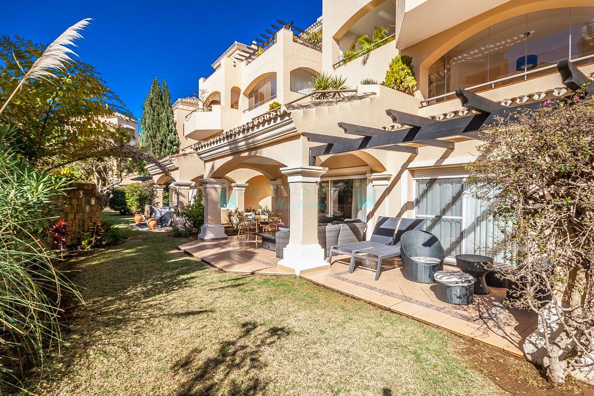 Apartamento Planta Baja en venta en Elviria, Marbella Este