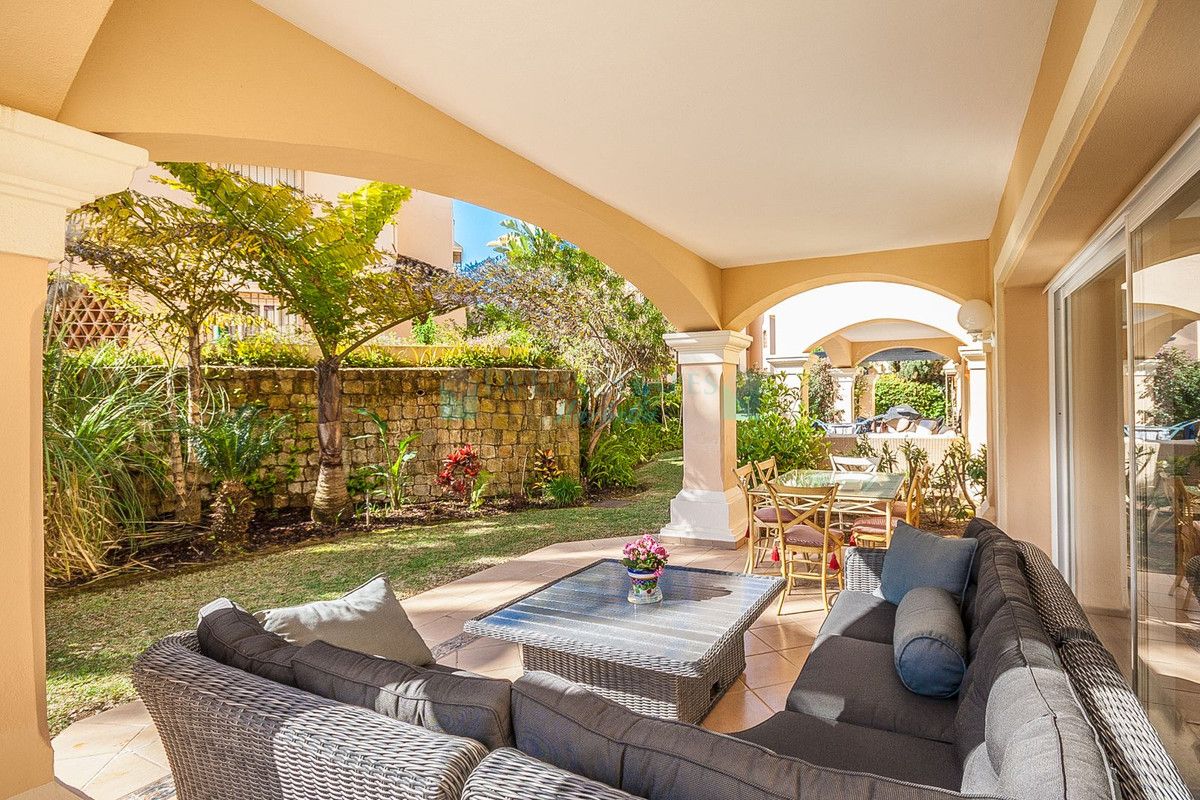 Apartamento Planta Baja en venta en Elviria, Marbella Este
