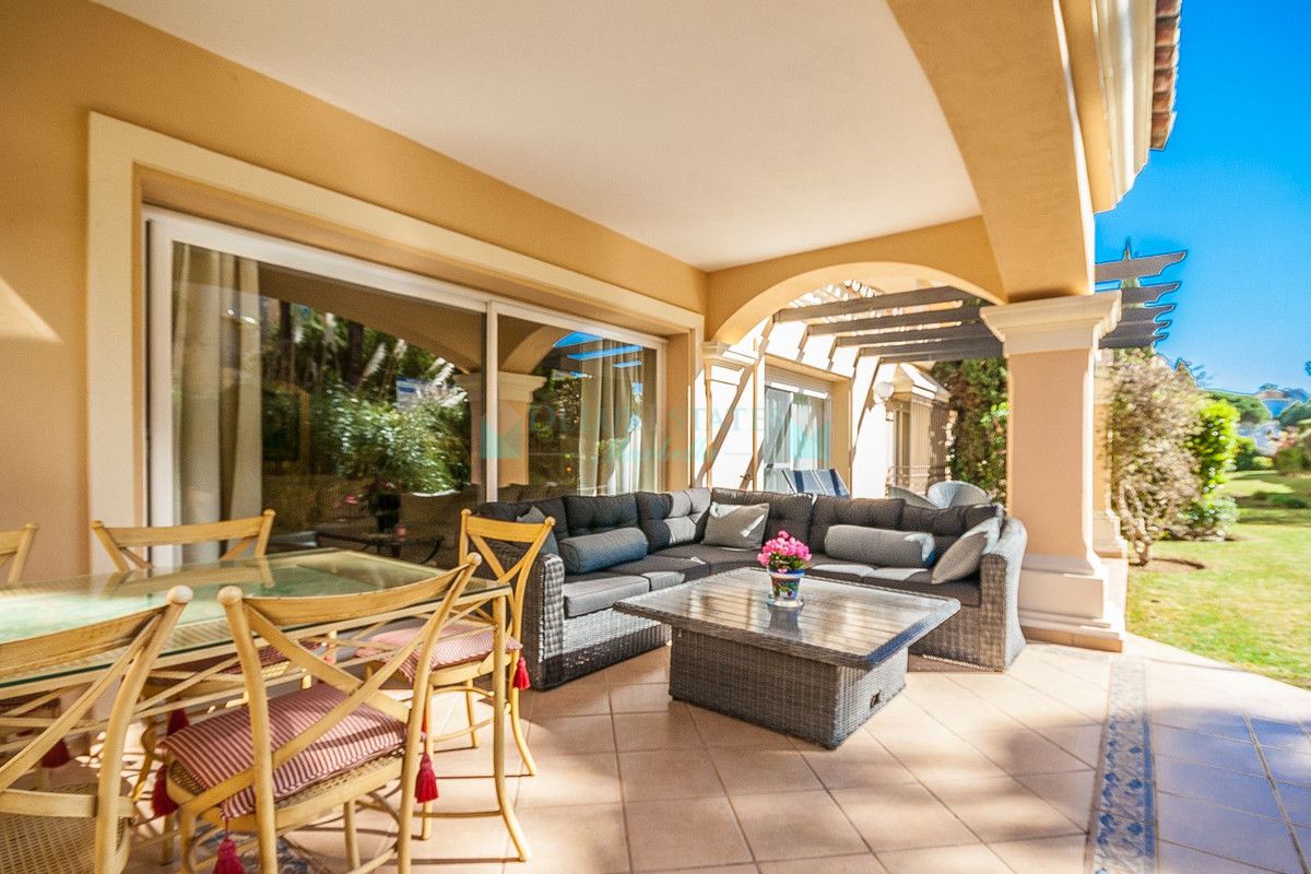 Apartamento Planta Baja en venta en Elviria, Marbella Este