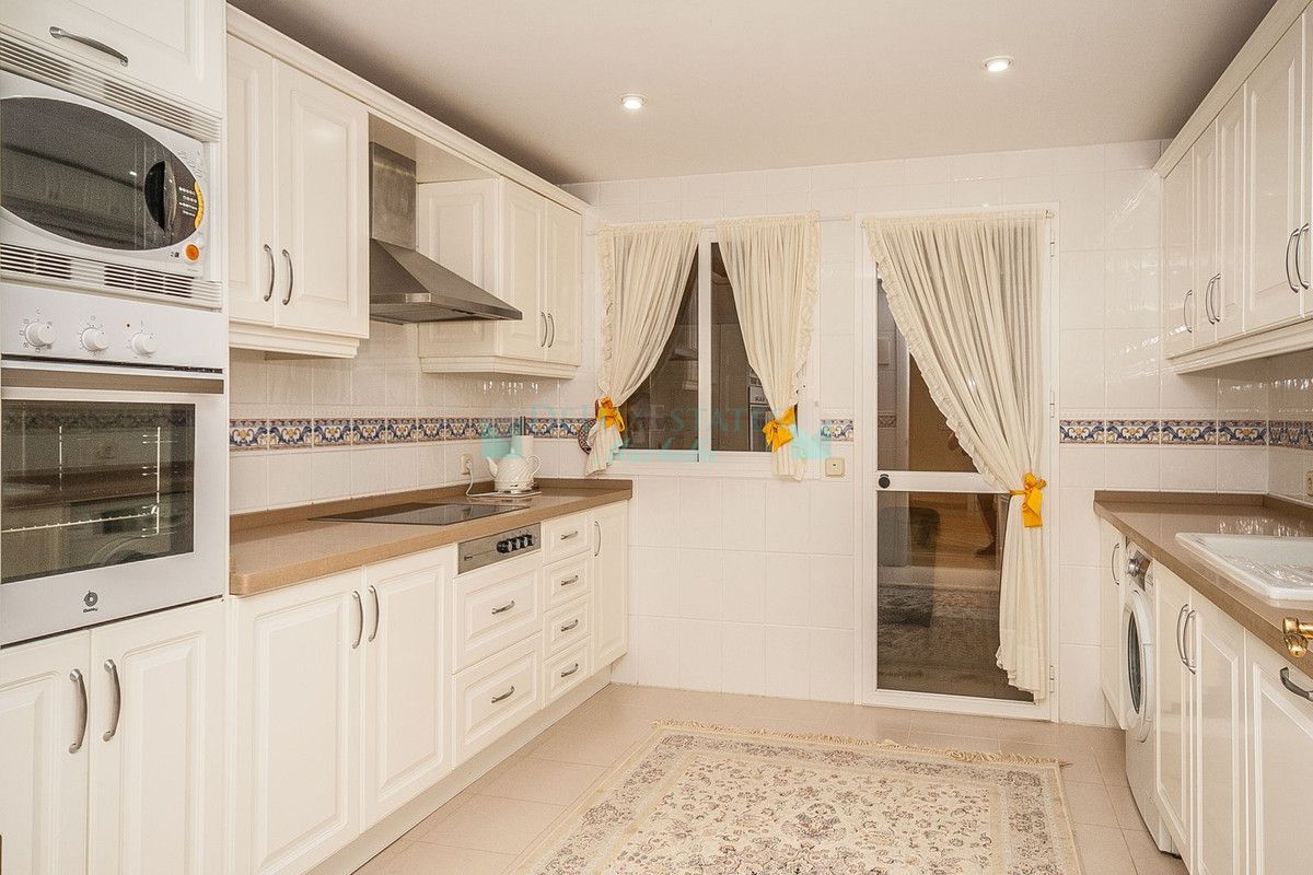 Apartamento Planta Baja en venta en Elviria, Marbella Este