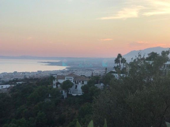 Apartment for sale in Los Monteros, Marbella East