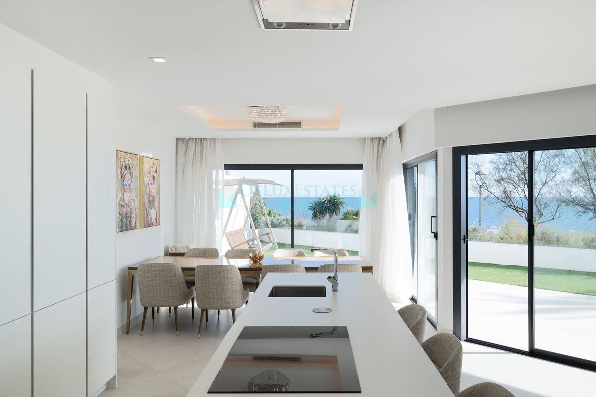 Town House for sale in Estepona