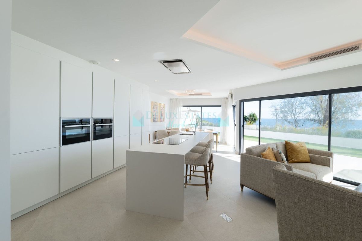 Town House for sale in Estepona