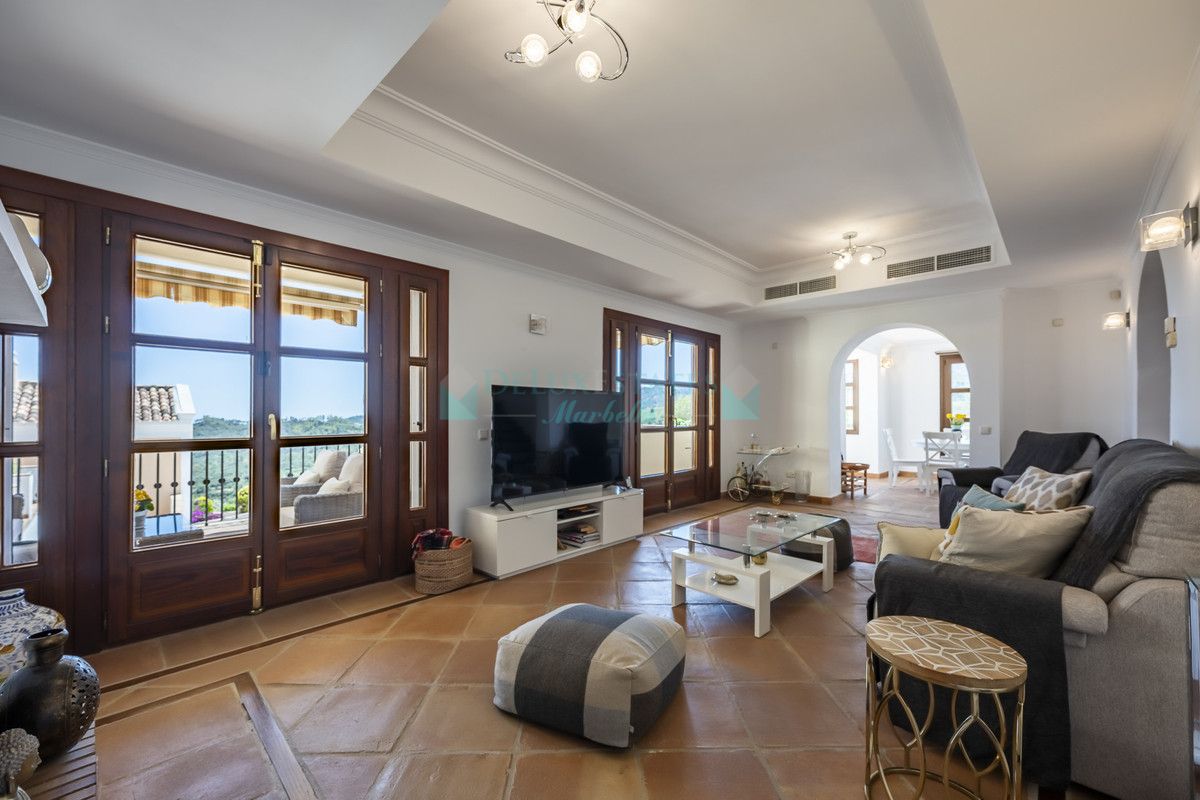 Town House for sale in Benahavis