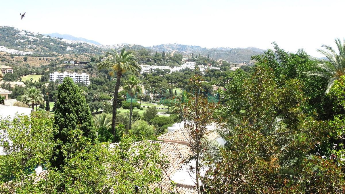 Penthouse for sale in Rio Real, Marbella East