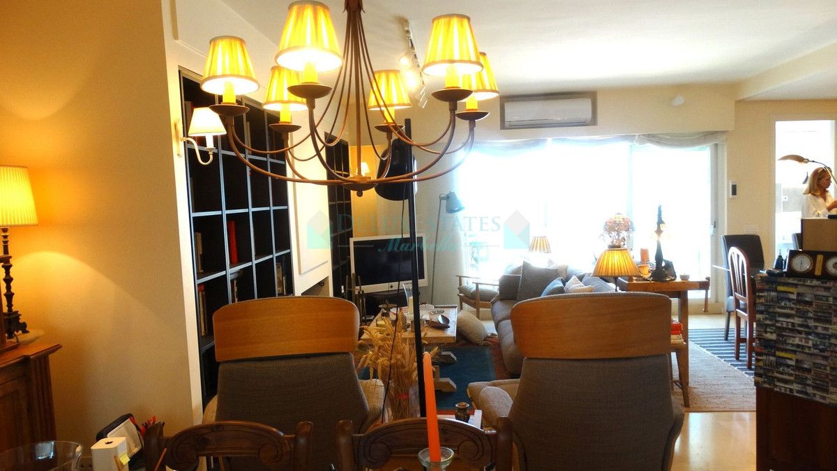 Penthouse for sale in Rio Real, Marbella East