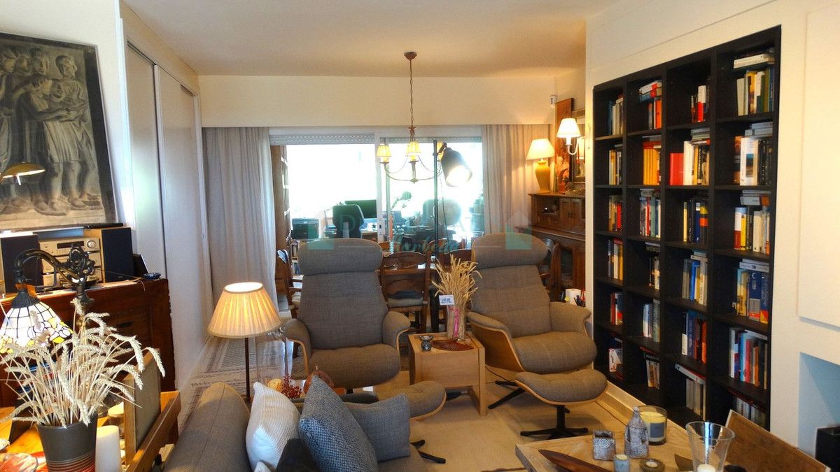 Penthouse for sale in Rio Real, Marbella East