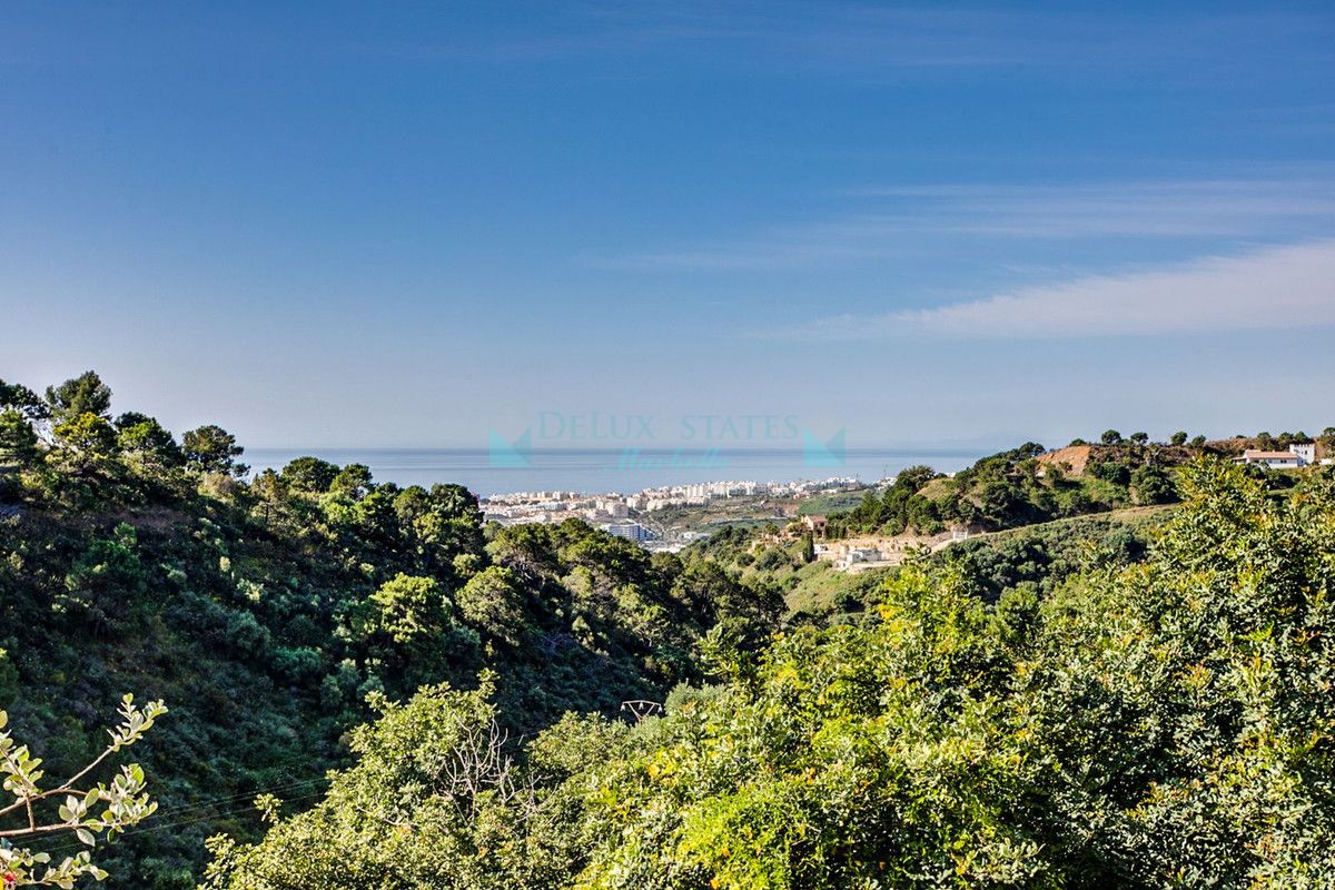Villa for sale in Estepona