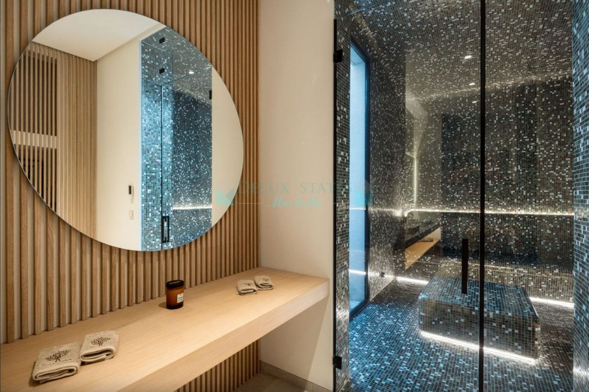 Villa for sale in Benahavis