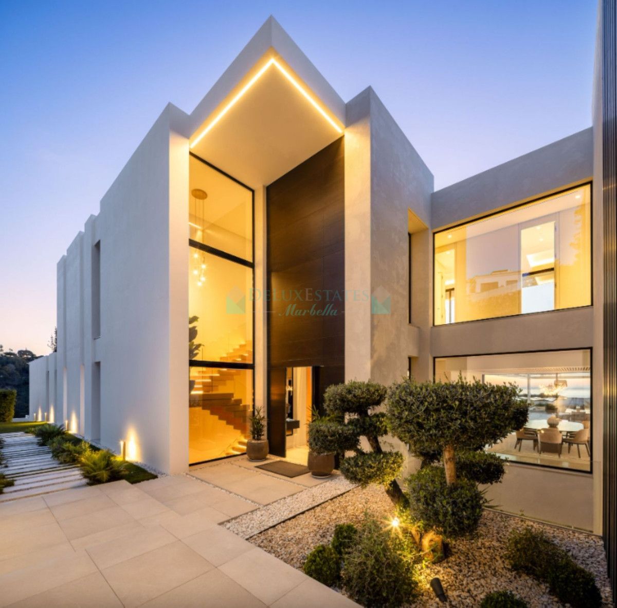 Villa for sale in Benahavis